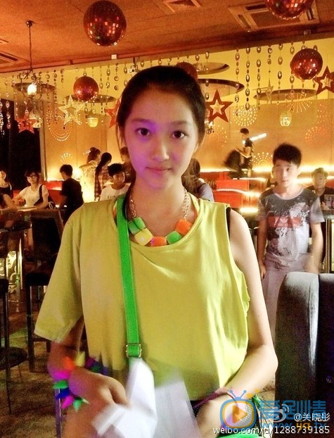 关晓彤素颜照 关晓彤生活照片