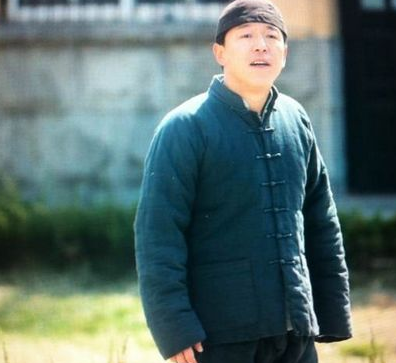 青岛往事王满仓剧照 《青岛往事》王满仓 