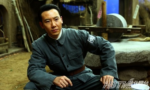 东方战场刘少奇剧照 