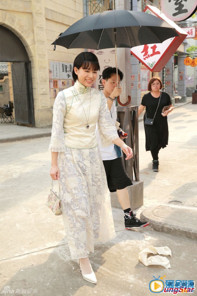胡杏儿影视剧照 胡杏儿身着John Galliano礼服出席首映式知名女艺人胡杏儿身 着John Galliano 2014秋冬系列礼服 出席电影临时同居北京首映式。