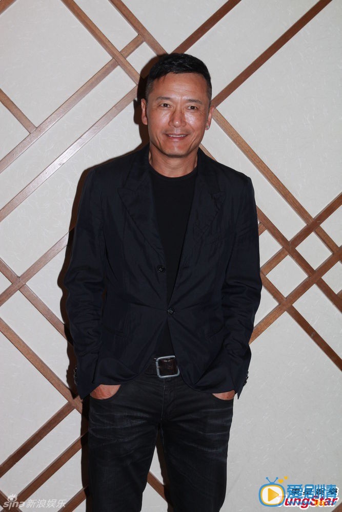 苗侨伟剧照 苗侨伟高清写真 苗侨伟生活照 苗侨伟 5月3日，TVB剧集《使徒行者》举办杀青宴，演员林峰、佘诗曼、苗侨伟、沉震轩、陈敏之、高海宁等出席。