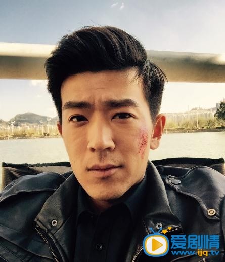 李岷城生活照
