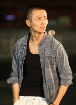 嘿老头易智剧照 