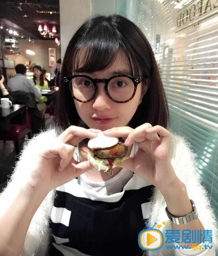 包文婧素颜照 包文婧素颜照