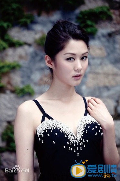  岑丽香照片