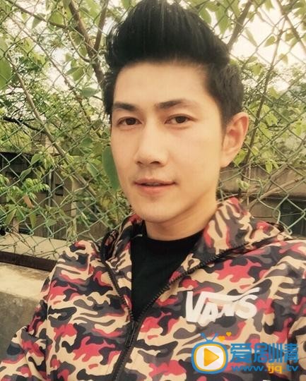 何明翰生活照 何明翰生活照