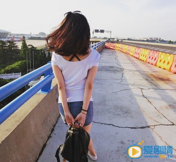 李茜公路写真 李茜高清写真_李茜高清剧照
