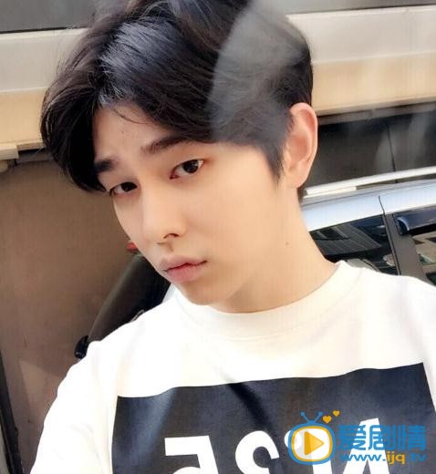 尹均相生活照 尹均相生活照