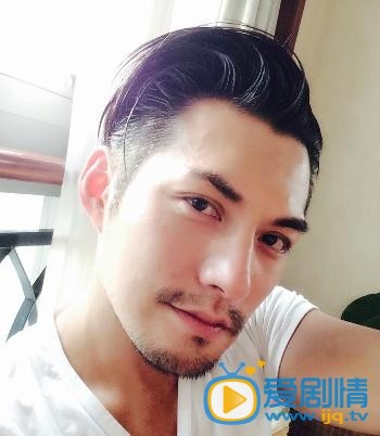 严屹宽生活照 严屹宽生活照