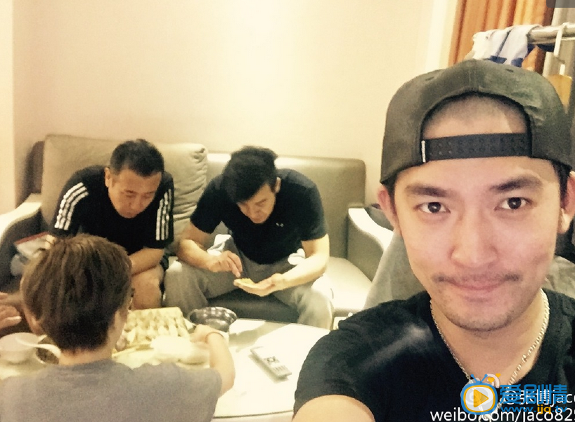 张博聚会照 张博聚会照