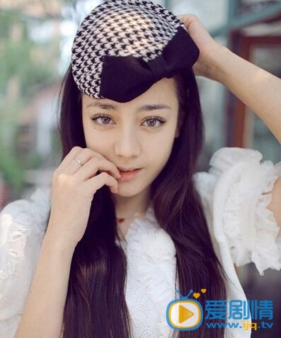迪丽热巴整容了吗？迪丽热巴整容前后对比照 海量迪丽热巴生活照