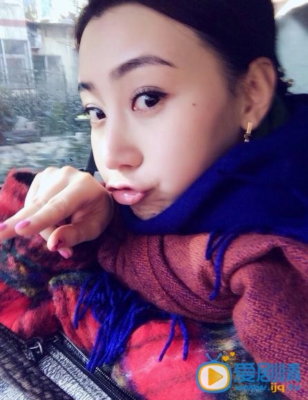 高艺涵嘟嘴卖萌照 嘟嘴卖萌照