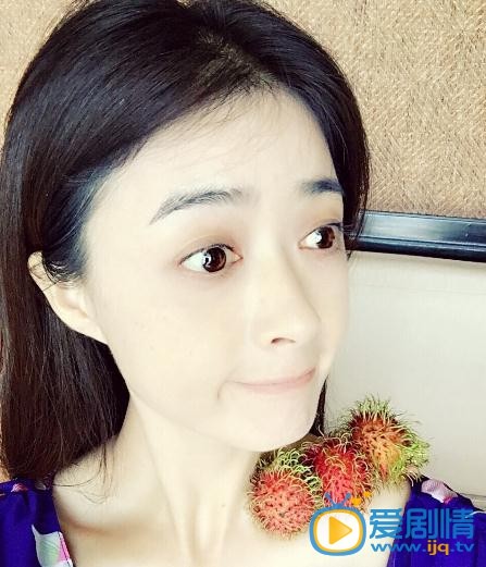蒋欣嘟嘴卖萌照 蒋欣高清写真_蒋欣高清剧照