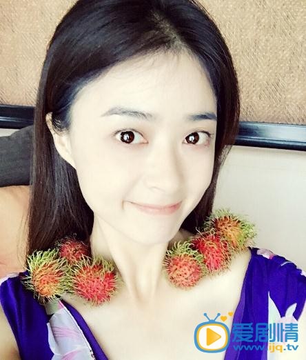 蒋欣嘟嘴卖萌照 蒋欣高清写真_蒋欣高清剧照