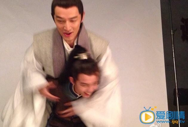 吴磊琅琊榜幕后搞怪照 吴磊高清写真_吴磊高清剧照