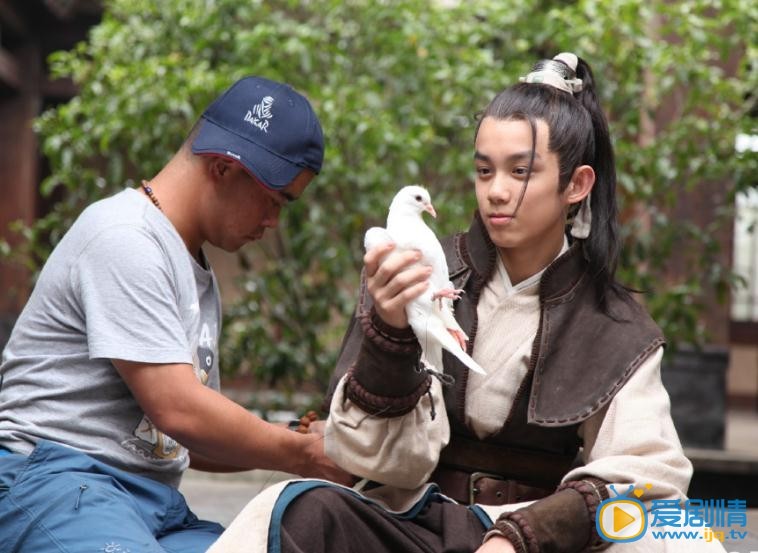 吴磊琅琊榜幕后搞怪照 吴磊高清写真_吴磊高清剧照