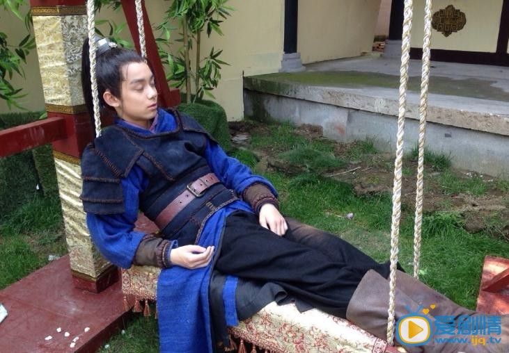 吴磊琅琊榜幕后搞怪照 吴磊高清写真_吴磊高清剧照