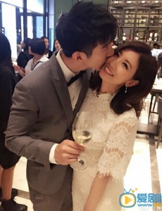 贾静雯修杰楷为爱女咘咘办满月派对 高圆圆小S到场祝贺[组图]