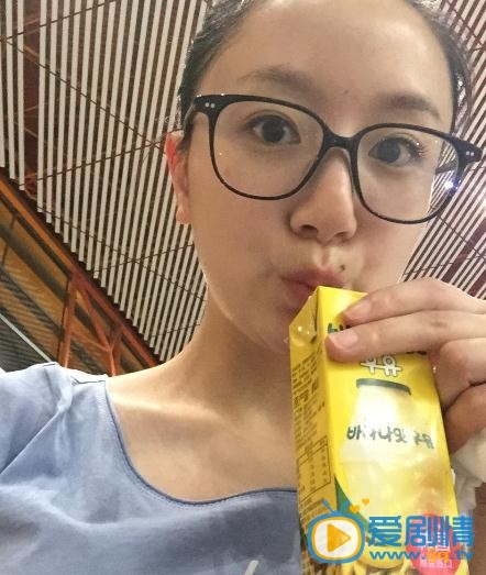 李倩卖萌照 李倩高清写真_李倩高清剧照