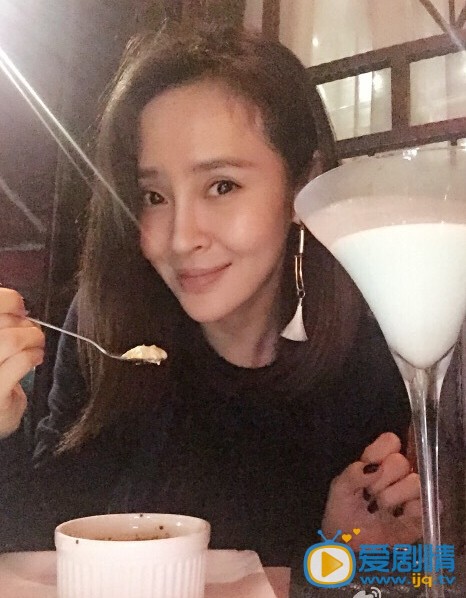 于明加生活照 于明加高清写真_于明加高清剧照