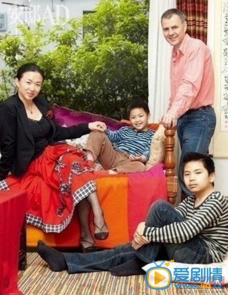 金星三个孩子照片 金星高清写真_金星高清剧照