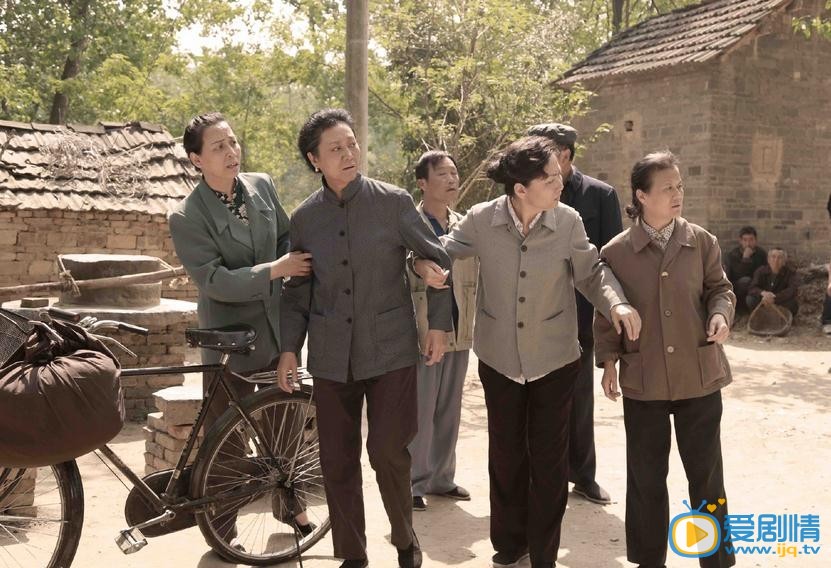 王丽云俺娘田小草剧照 王丽云高清写真_王丽云高清剧照