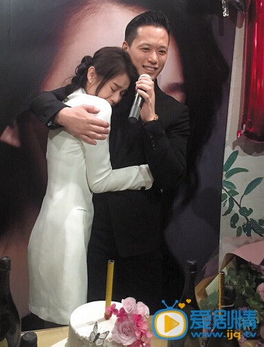 胡杏儿和老公合影照 和老公（未婚夫）Philip合影照片