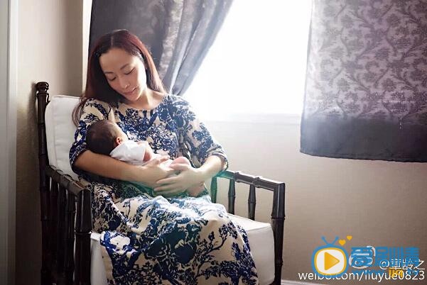 章龄之和陈龙家庭合影照 章龄之高清写真_章龄之高清剧照