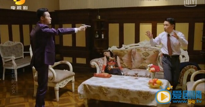 戴流苏耳环的少女范导演是什么来历 范导演为什么觊觎楚安安 范导演得逞了吗