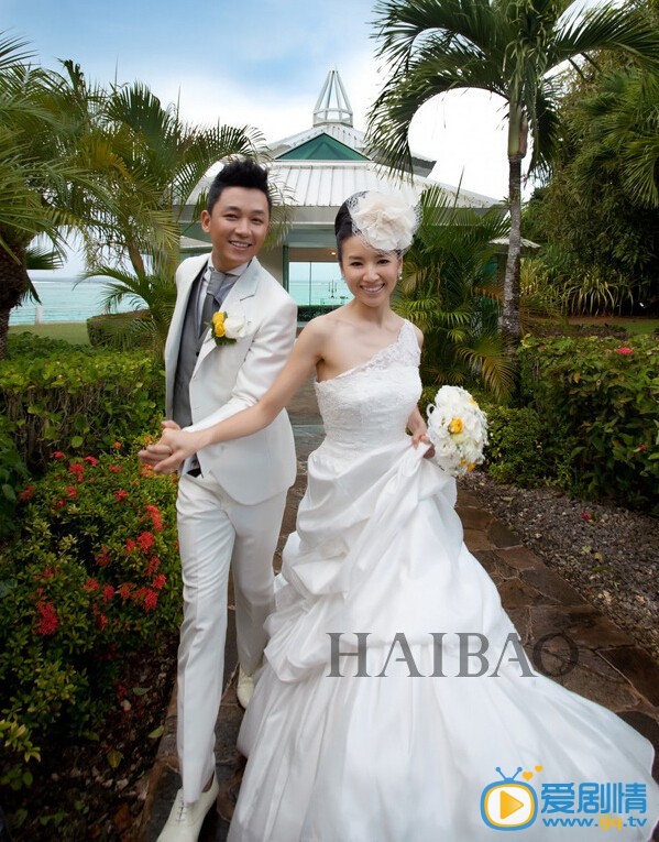 董洁和潘粤明婚纱照 董洁高清写真_董洁高清剧照