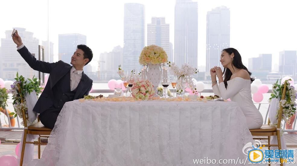 吕一求婚照 1月7日是吕一的生日，钱泳辰包下上海某高档餐厅提前为女友吕一炮制了一次超震撼的生日惊喜，并于现场用男士一生只能送一人的Darry Ring（DR戒指）深情求婚