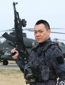特种兵之霹雳火精锐武器亮相 荷尔蒙爆表惹军迷狂叫（组图）