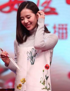 女医明妃传将播 刘诗诗发布会秀厨艺被赞“最美厨娘”