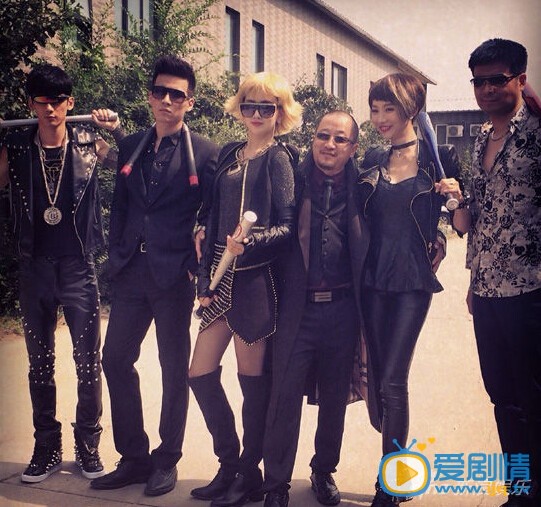   老板来了热播 李彧领军要债天团霸气外漏