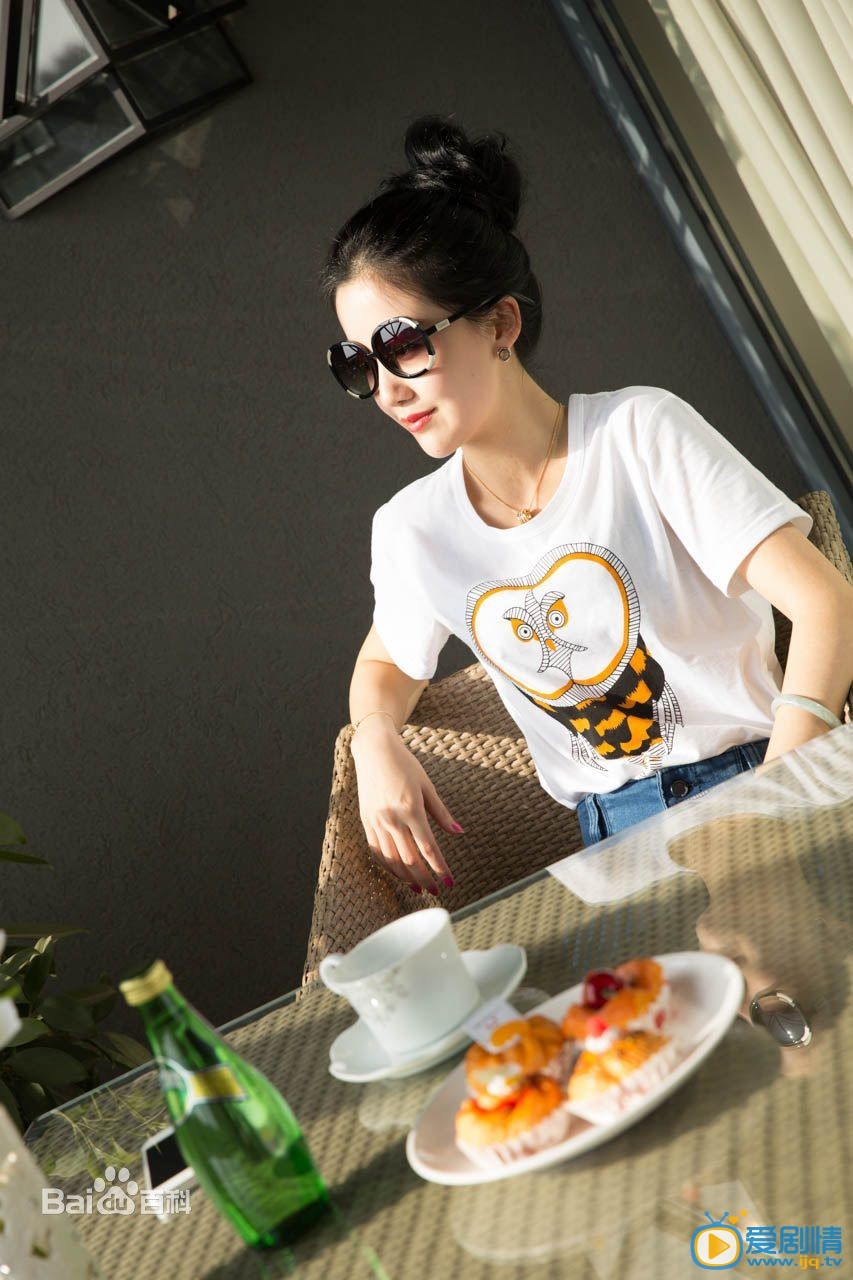   老板来了胡娜是谁扮演的 胡娜演过哪些电视剧 胡娜性感写真汇集