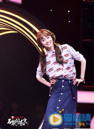   五鼠闹东京首映礼 郑爽卖萌露罕见笑容