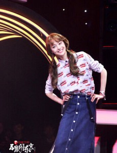 五鼠闹东京首映礼 郑爽卖萌露罕见笑容