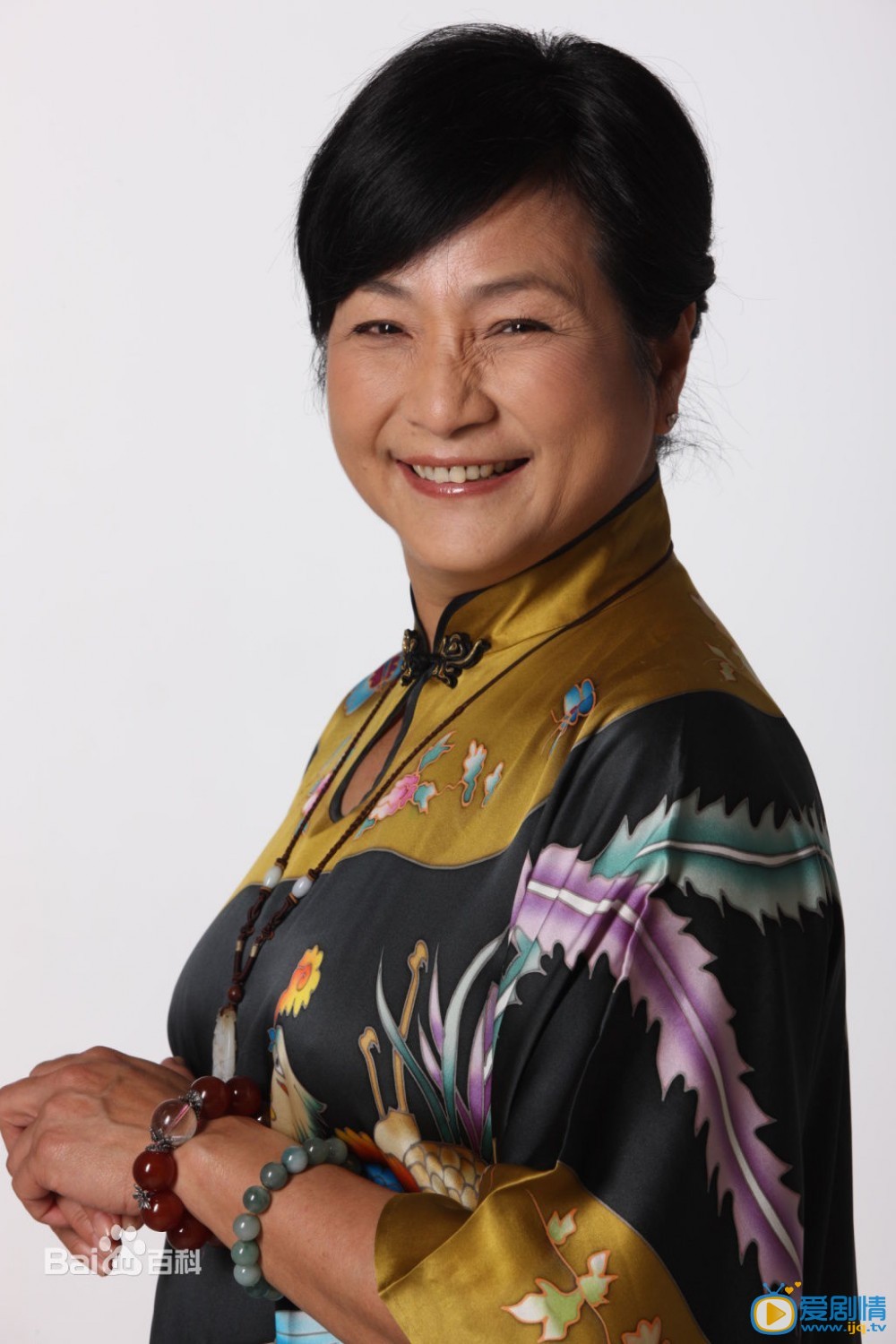 远得要命的爱情剧照