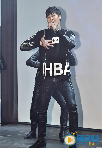 李泰焕活动照 李泰焕高清写真_李泰焕高清剧照