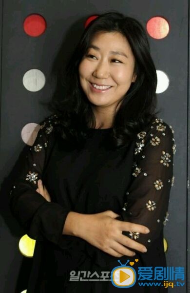 罗美兰活动照 罗美兰高清写真_罗美兰高清剧照