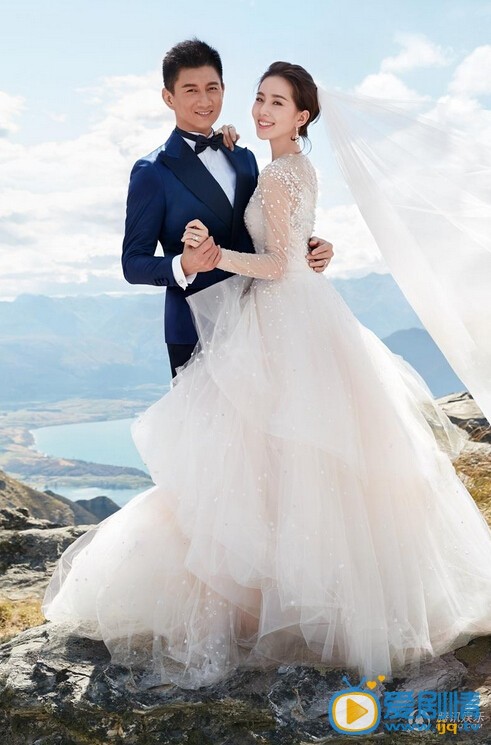 刘诗诗吴奇隆3月20日将于巴厘岛完婚，届时圈中好友将悉数到场送上祝福，“小虎队”另两位成员苏有朋、陈志朋也会前往参加。阔别已久的“小虎队”组合也将再次合体。