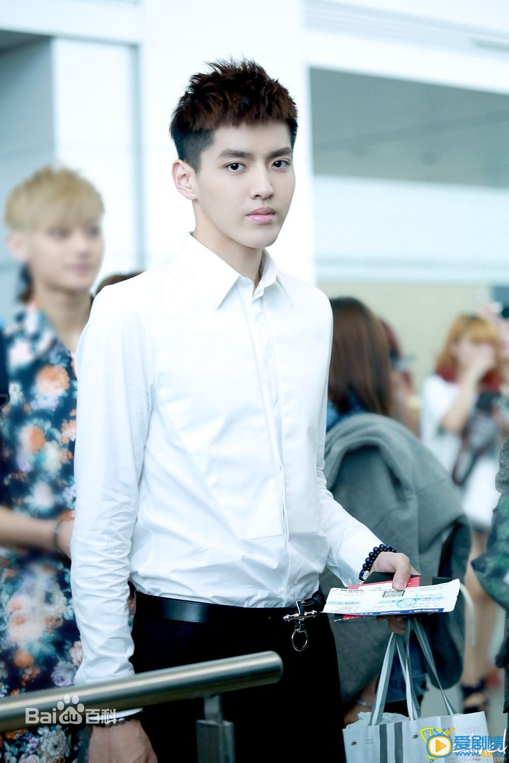 吴亦凡白衬衫校草照 吴亦凡高清写真_吴亦凡高清剧照