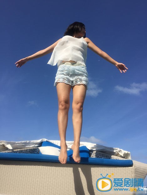 张歆艺海边恩爱 张歆艺高清写真_张歆艺高清剧照