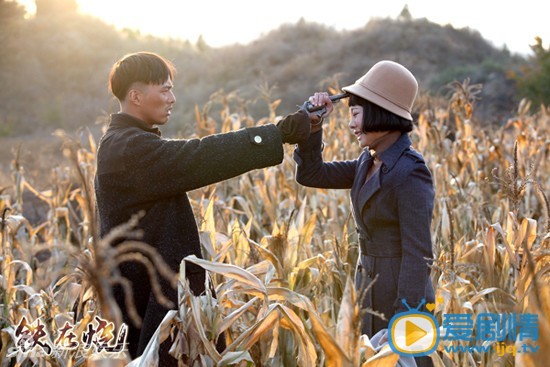 王汀《铁在烧》剧照 王汀高清写真_王汀高清剧照