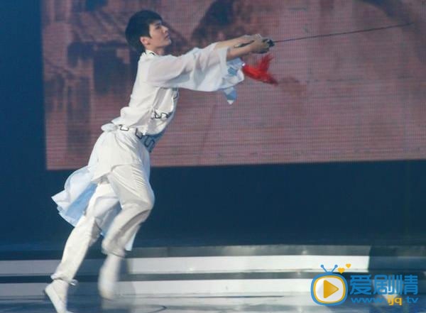 郭冬冬武术表演照 郭冬冬高清写真_郭冬冬高清剧照