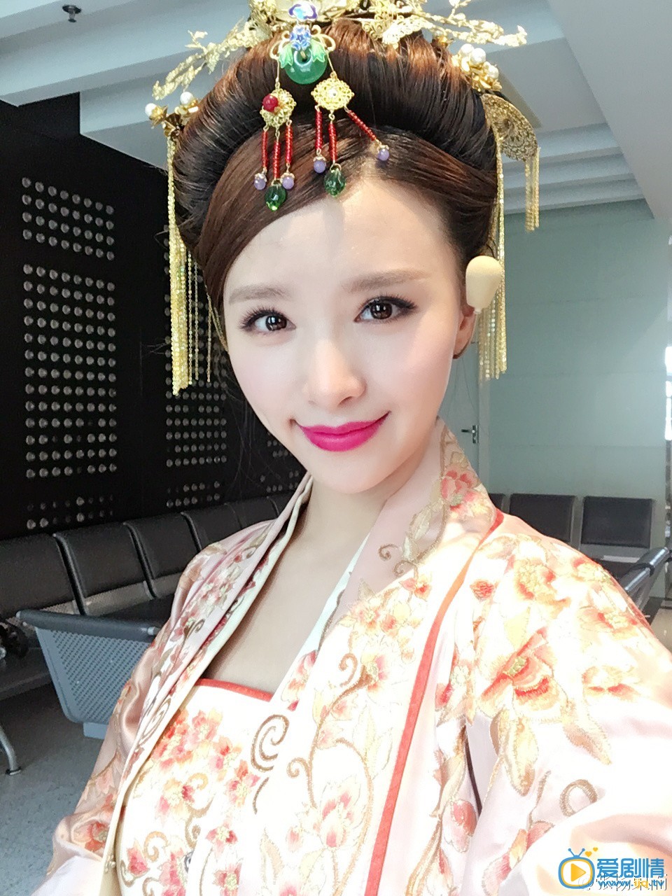 张杨果而古装搞怪节目照 张杨果而高清写真_张杨果而高清剧照