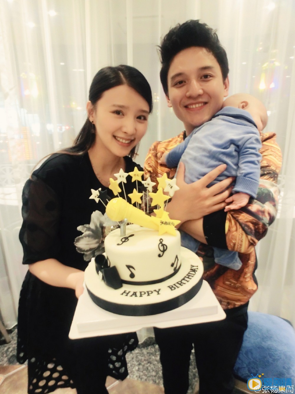 张杨果而全家福 张杨果而高清写真_张杨果而高清剧照