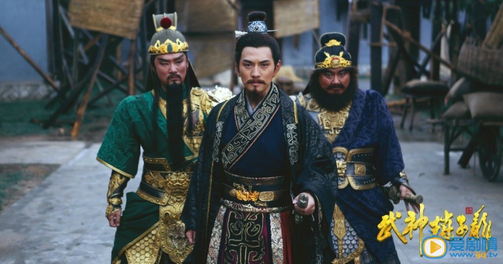 武神赵子龙关羽是如何把华雄杀了的？温酒斩华雄出自哪里？和电视剧演的有出入吗?