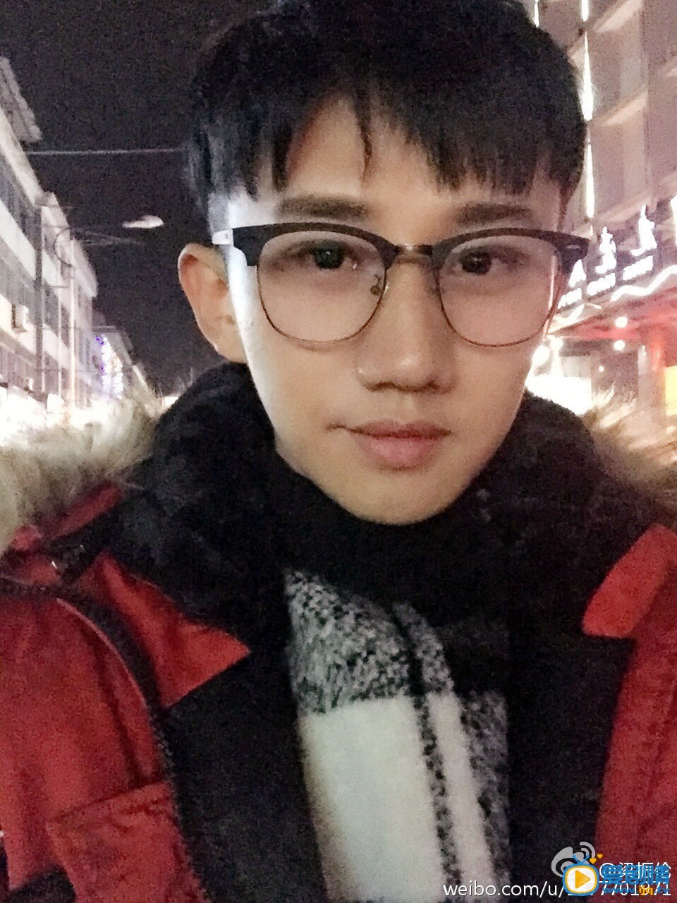 梁振伦文艺眼镜范儿 梁振伦高清写真_梁振伦高清剧照