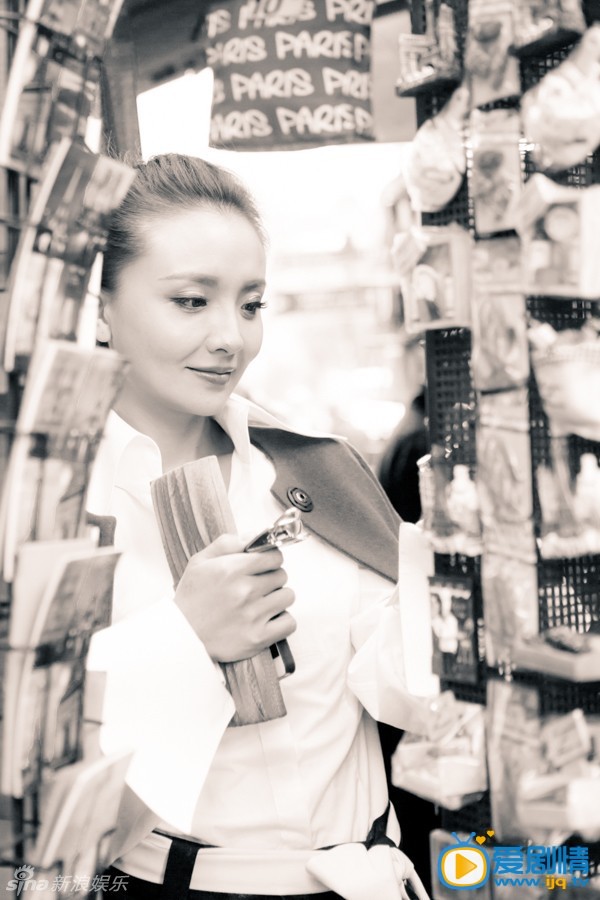 孙茜黑白复古街拍大片 孙茜高清写真_孙茜高清剧照